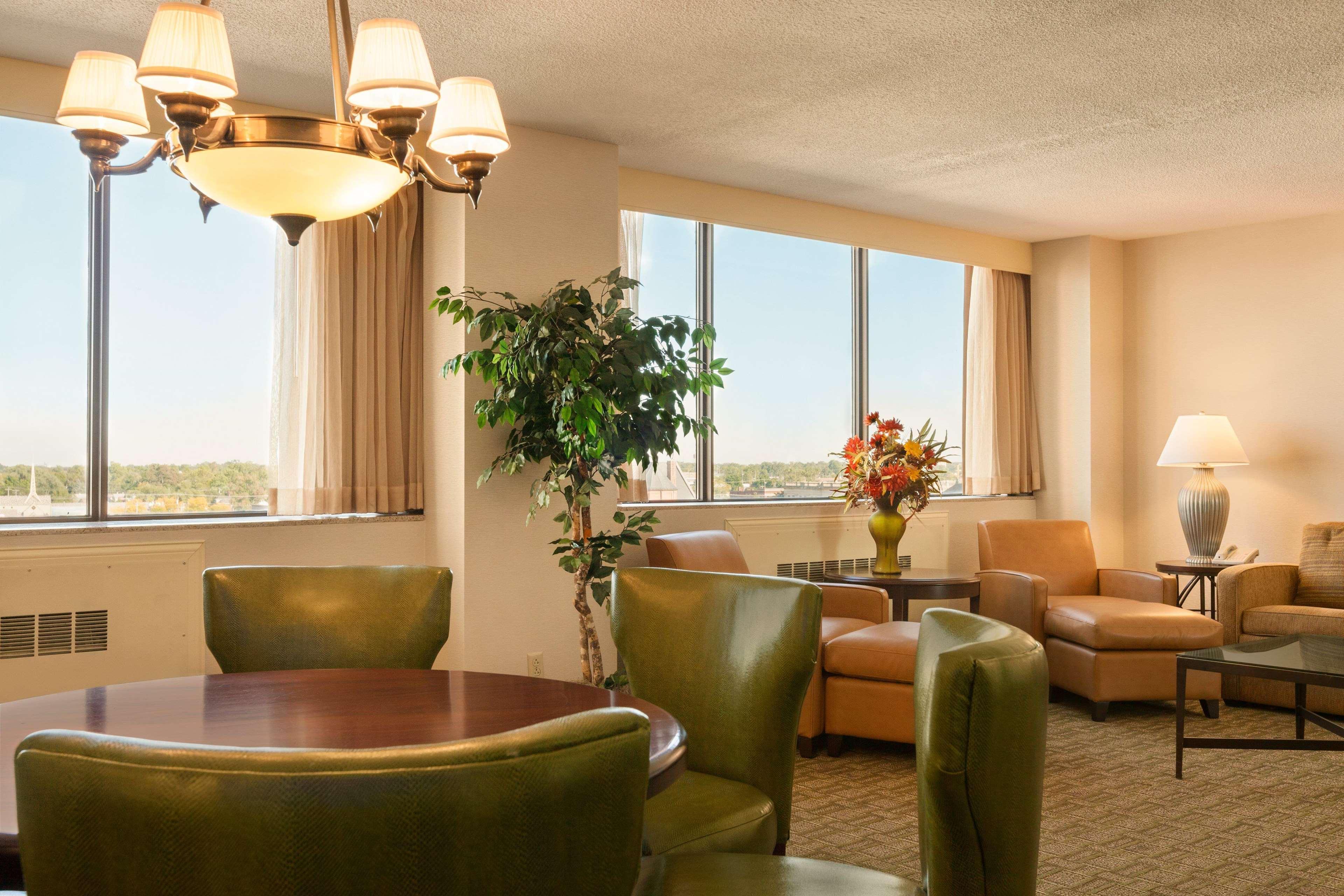 Hilton Fort Wayne At The Grand Wayne Convention Center (Adults Only) Экстерьер фото