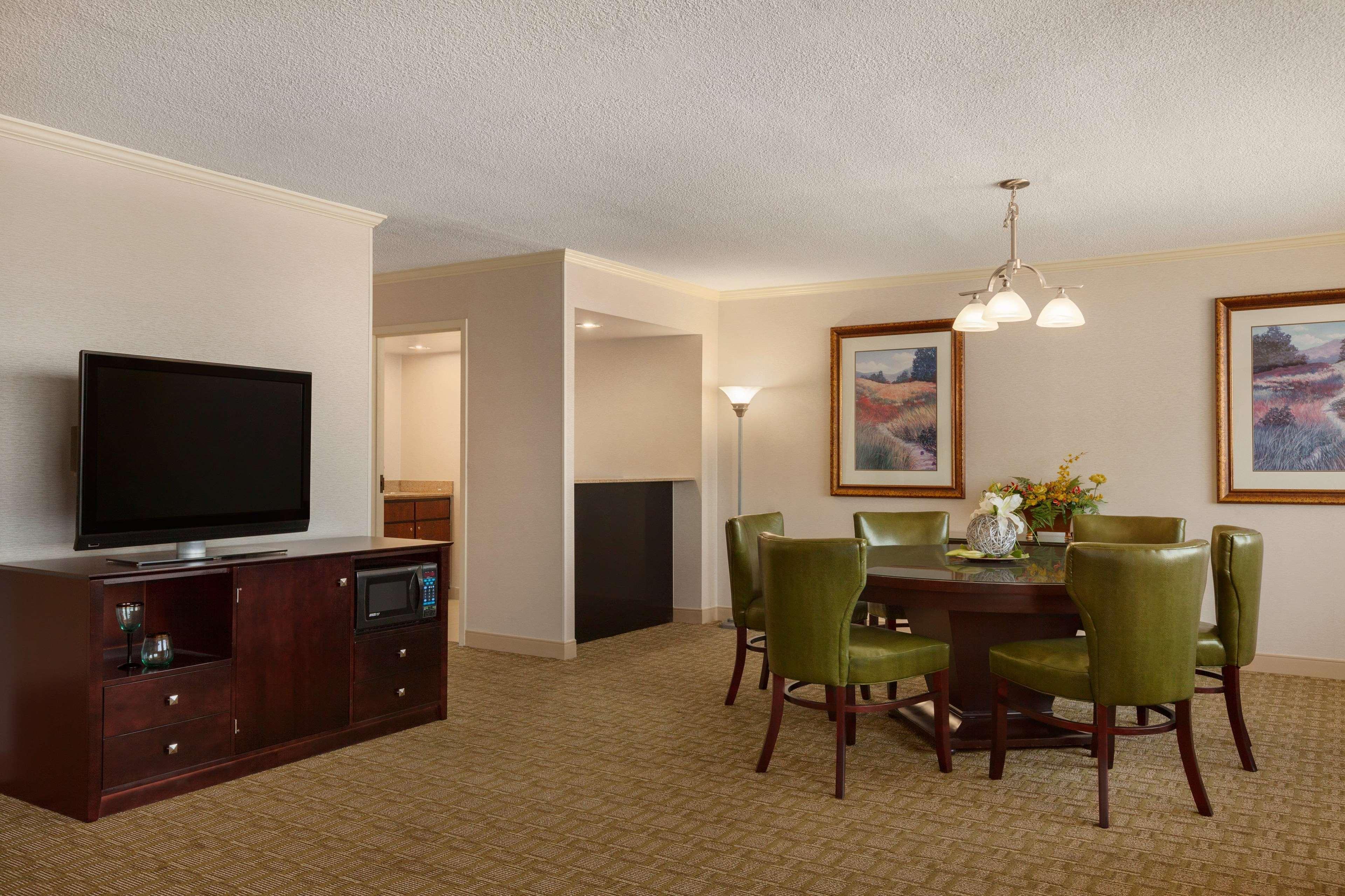 Hilton Fort Wayne At The Grand Wayne Convention Center (Adults Only) Экстерьер фото