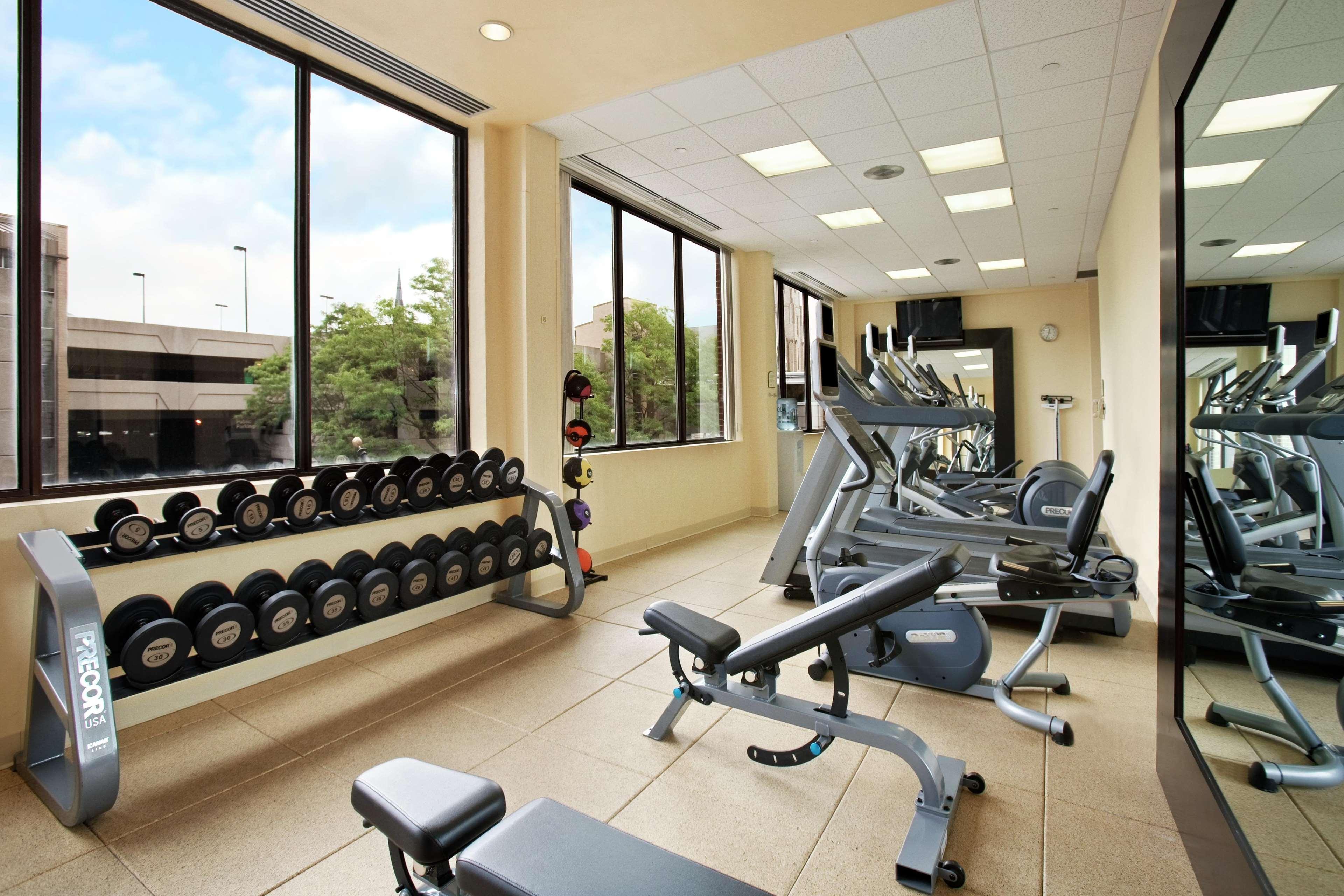 Hilton Fort Wayne At The Grand Wayne Convention Center (Adults Only) Удобства фото