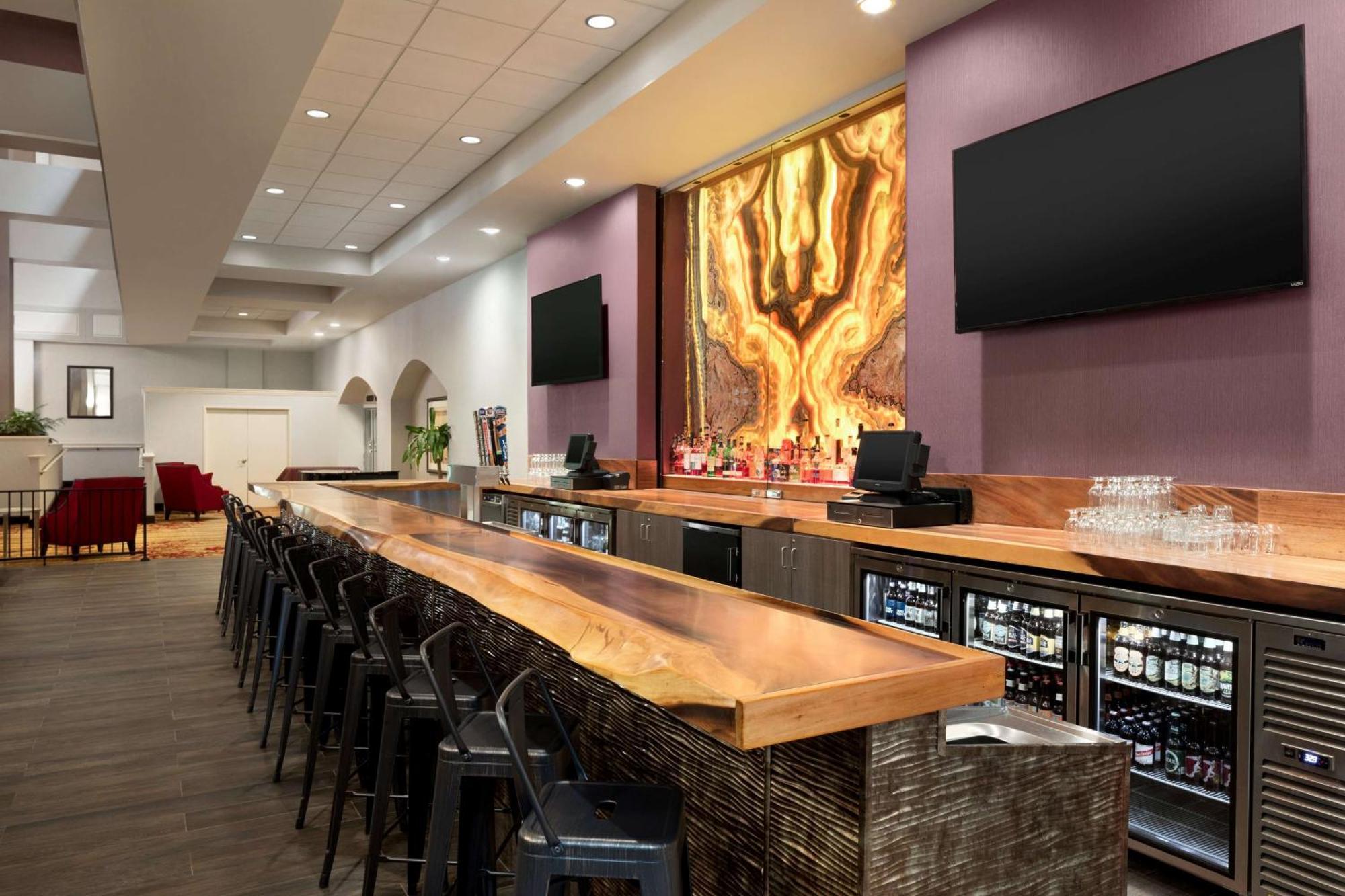 Hilton Fort Wayne At The Grand Wayne Convention Center (Adults Only) Экстерьер фото