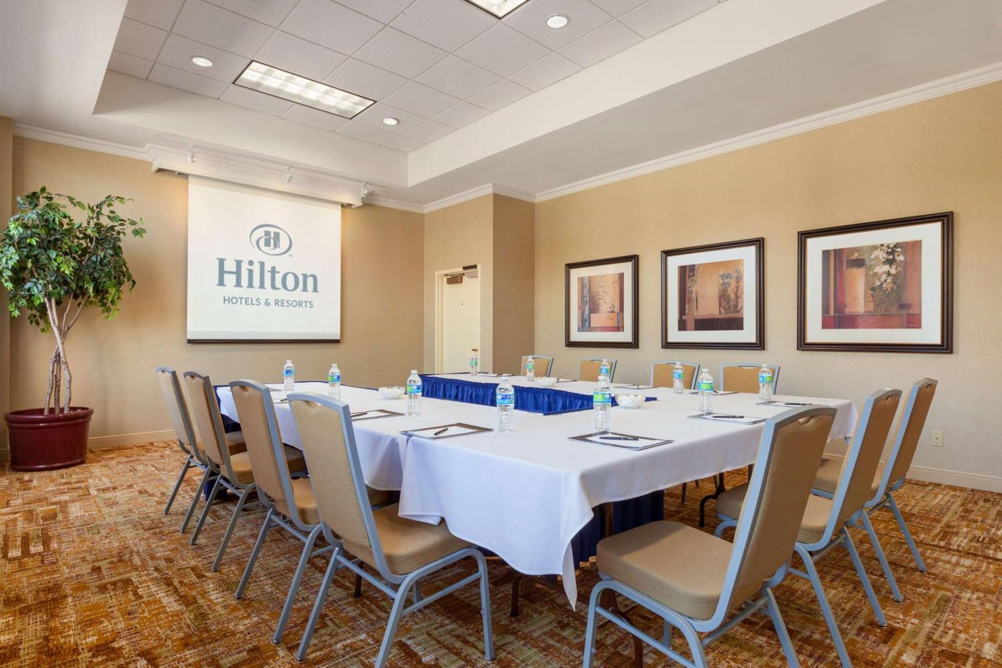 Hilton Fort Wayne At The Grand Wayne Convention Center (Adults Only) Экстерьер фото
