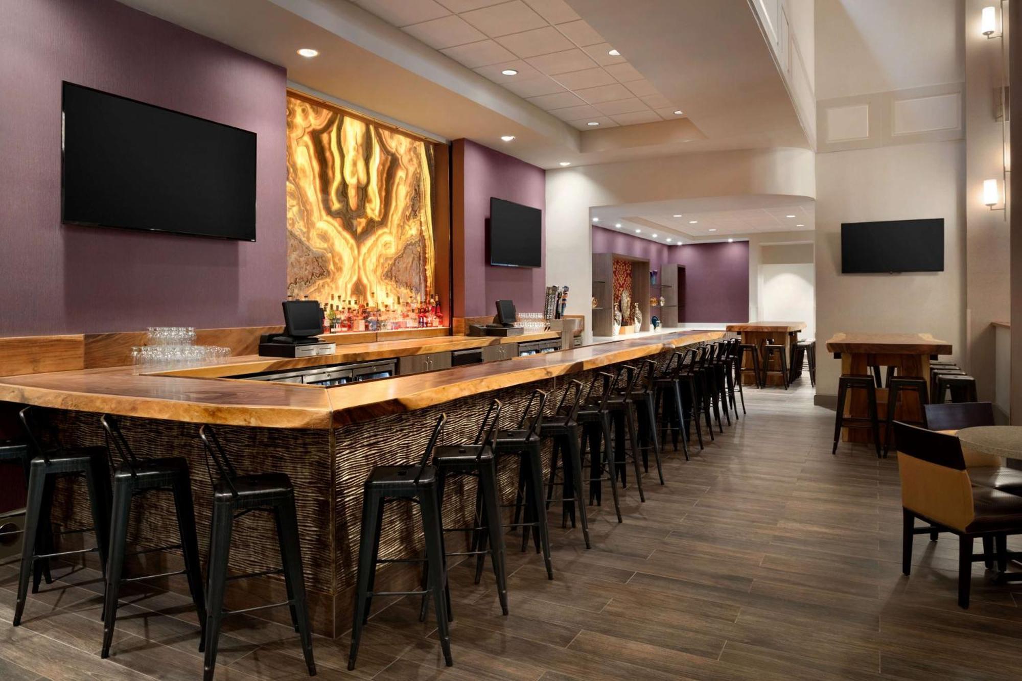 Hilton Fort Wayne At The Grand Wayne Convention Center (Adults Only) Экстерьер фото