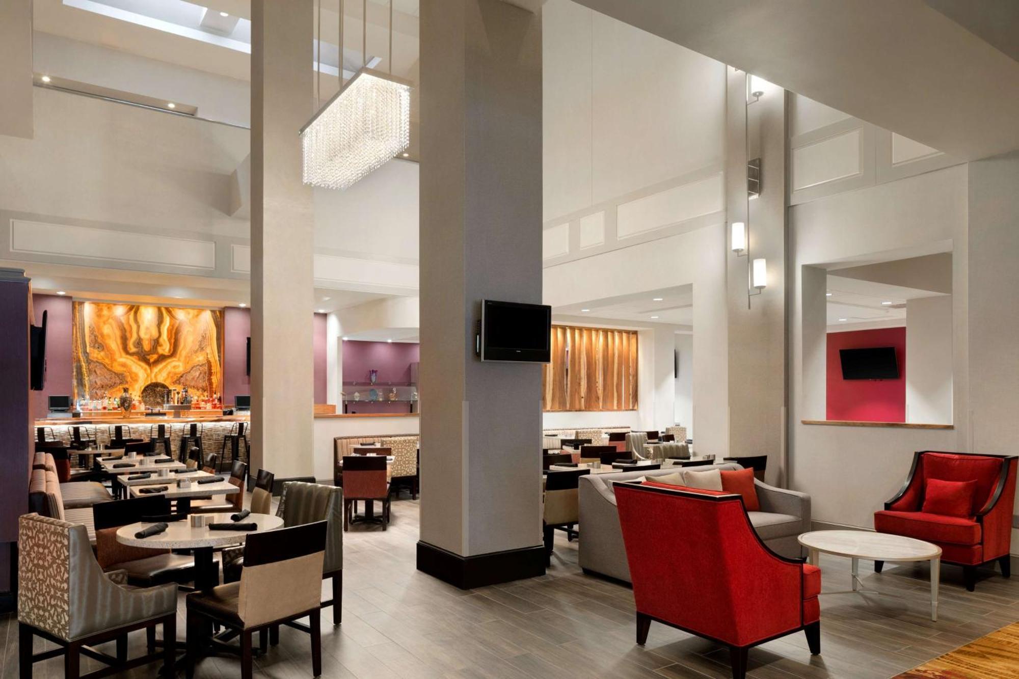 Hilton Fort Wayne At The Grand Wayne Convention Center (Adults Only) Экстерьер фото
