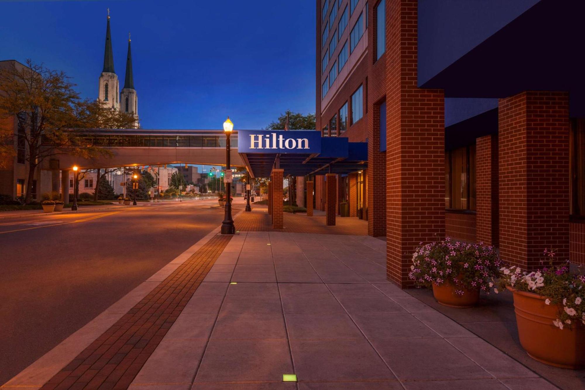 Hilton Fort Wayne At The Grand Wayne Convention Center (Adults Only) Экстерьер фото