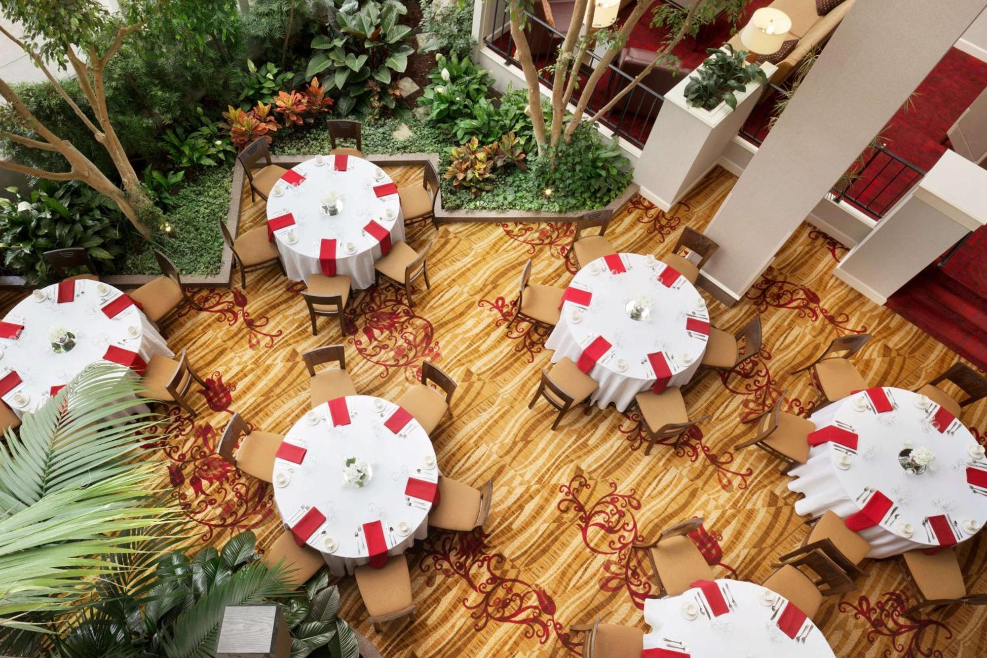 Hilton Fort Wayne At The Grand Wayne Convention Center (Adults Only) Экстерьер фото