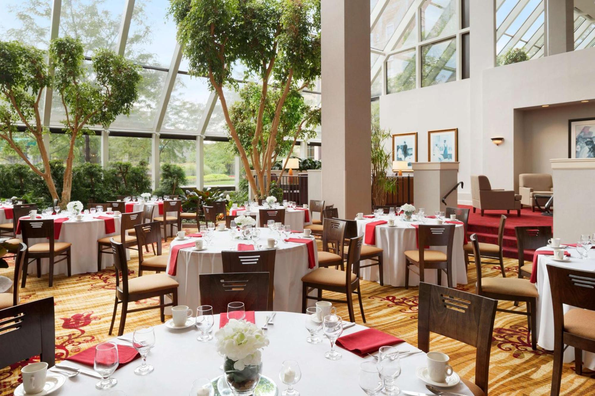 Hilton Fort Wayne At The Grand Wayne Convention Center (Adults Only) Экстерьер фото