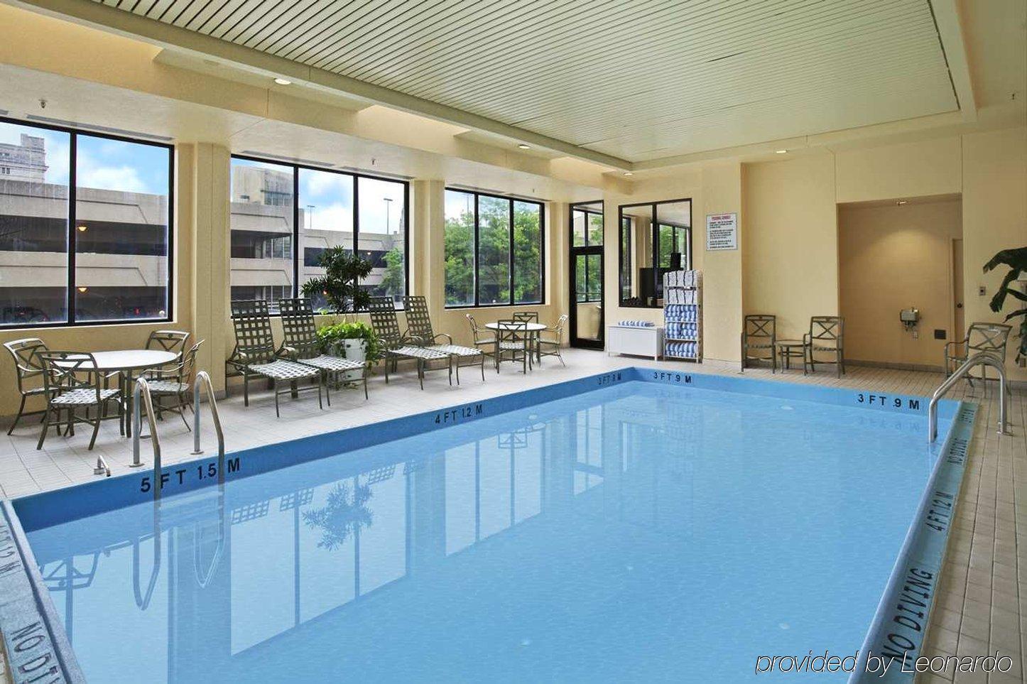 Hilton Fort Wayne At The Grand Wayne Convention Center (Adults Only) Удобства фото