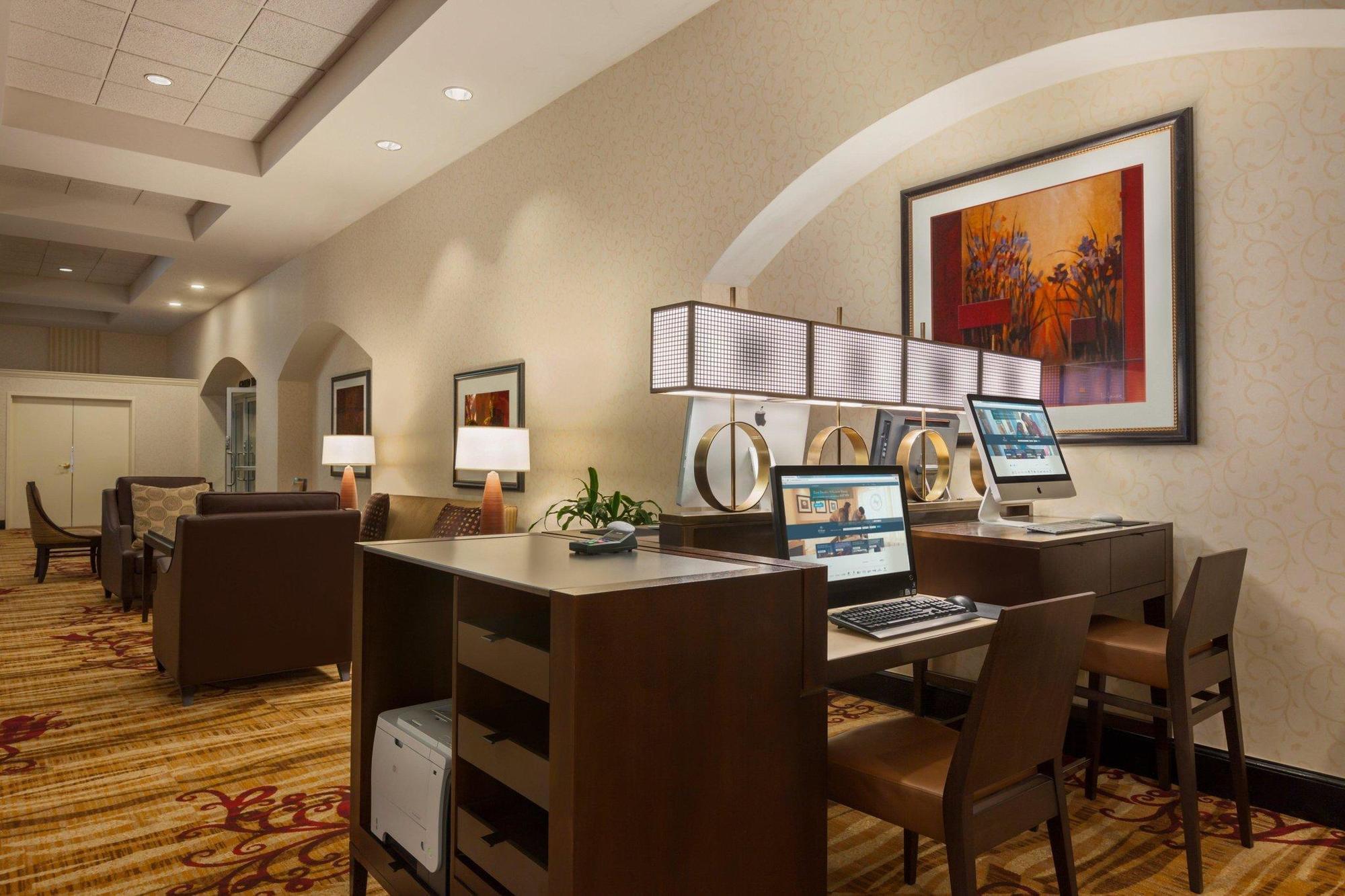 Hilton Fort Wayne At The Grand Wayne Convention Center (Adults Only) Экстерьер фото
